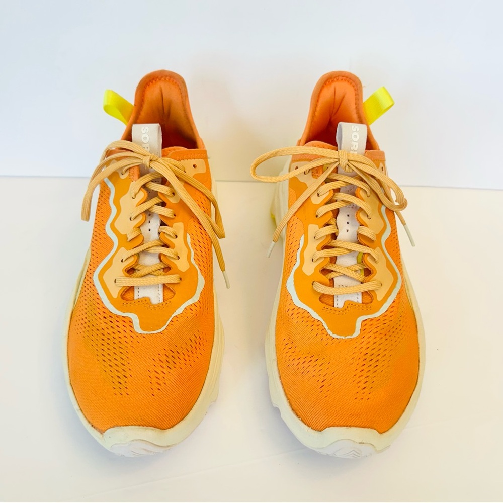 Sorel Kinetic women’s Breakthrough Lace shoes in orange and yellow, size 10 - Picture 3 of 8